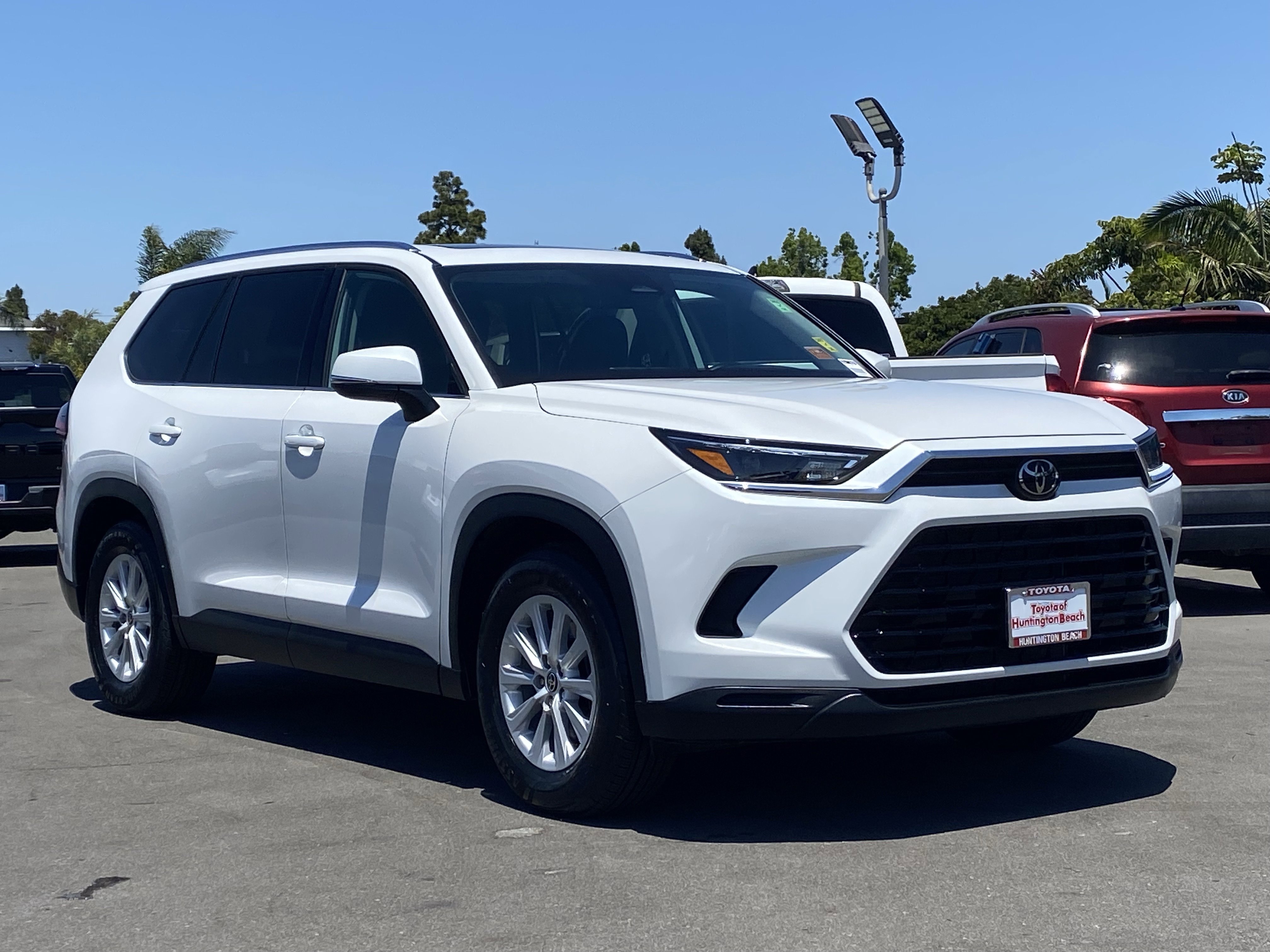Certified 2025 Toyota Grand Highlander AWD image 2