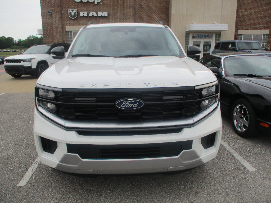 New 2026 Ford Expedition Max Platinum AWD/4WD image 2