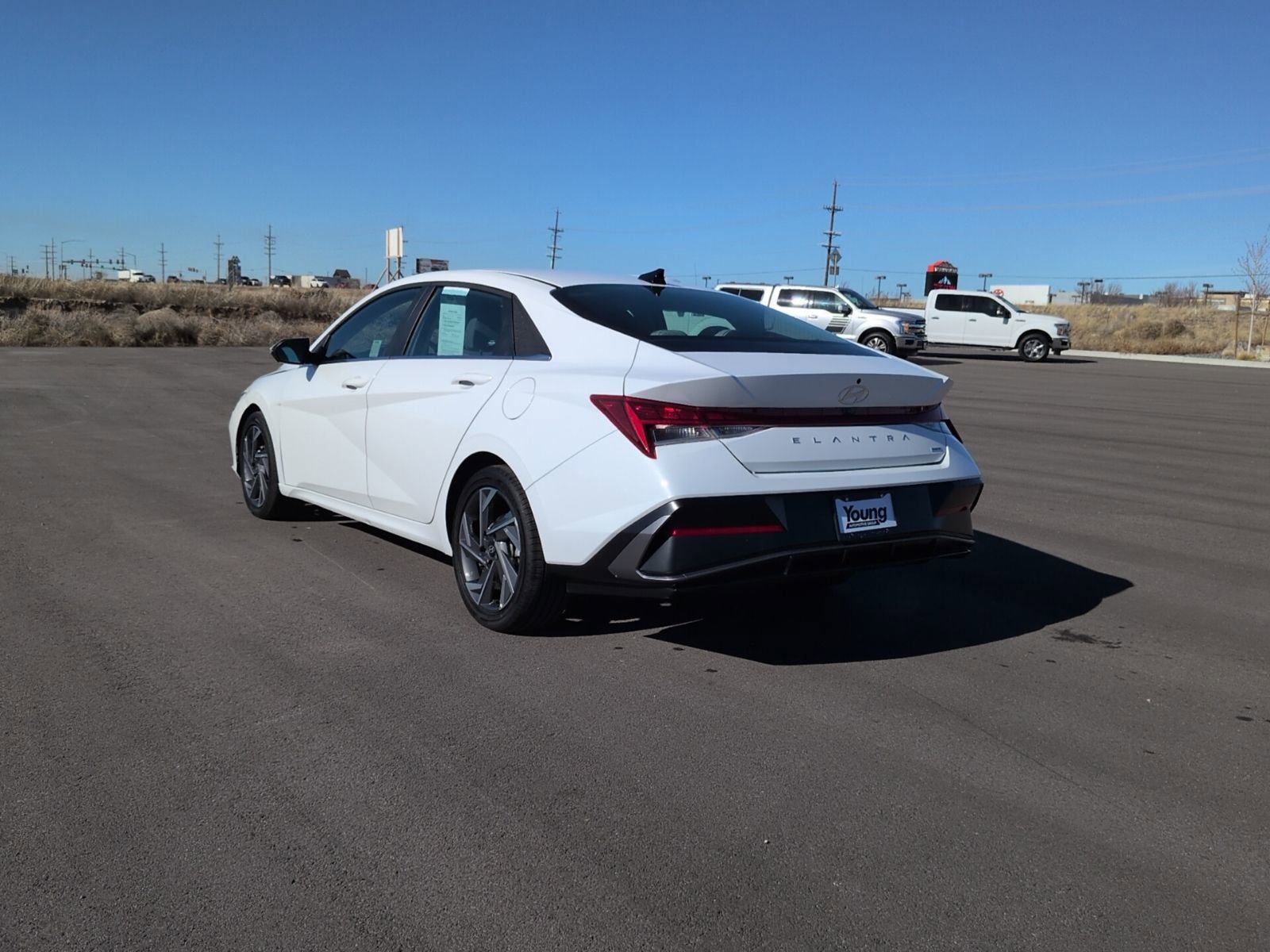 Used 2025 Hyundai Elantra Limited image 5