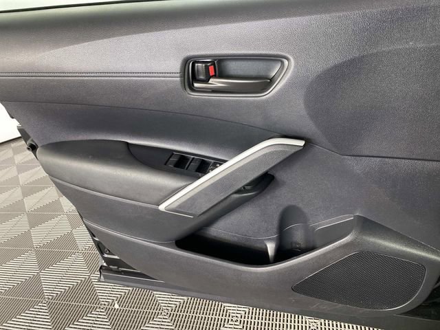 Used 2025 Toyota Corolla Cross AWD Hybrid w/ Moonroof Package image 23