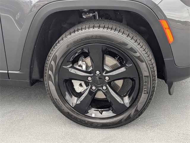 New 2025 Jeep Grand Cherokee Limited w/ Black Appearance Package image 11