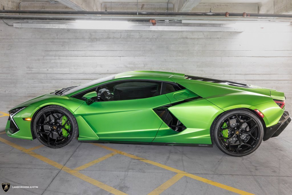 Used 2024 Lamborghini Revuelto image 7