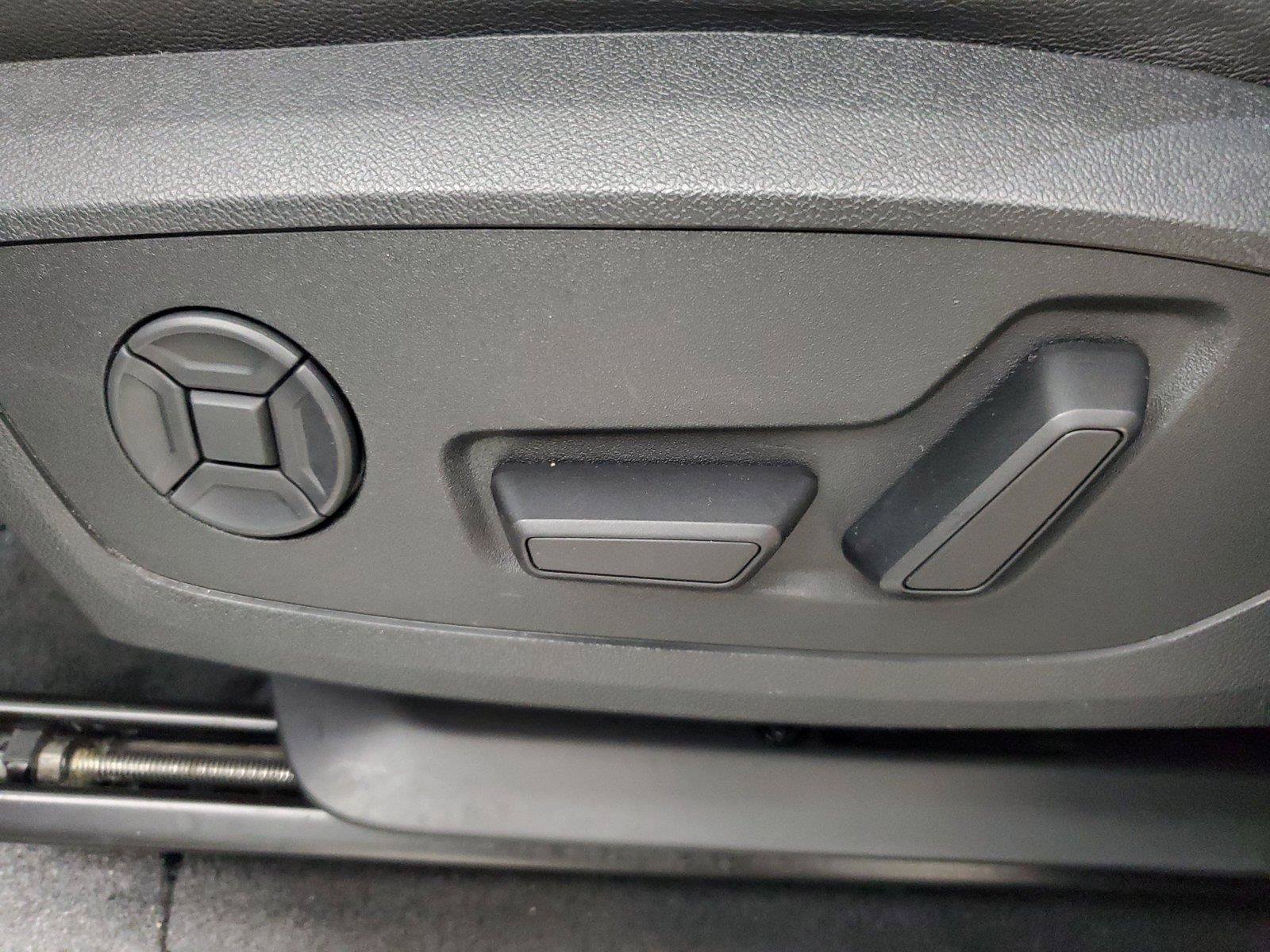 Certified 2025 Audi Q6 e-tron Premium Plus w/ Premium Plus AWD/4WD image 22