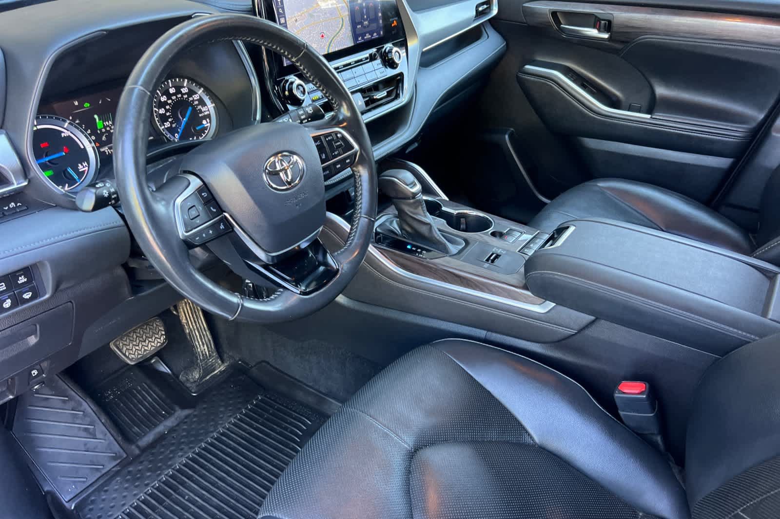 Used 2021 Toyota Highlander Platinum AWD/4WD image 11
