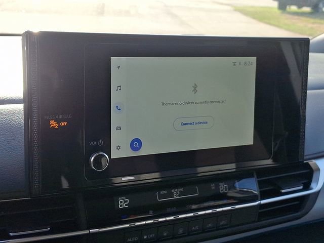 Used 2025 Toyota Sienna LE image 19