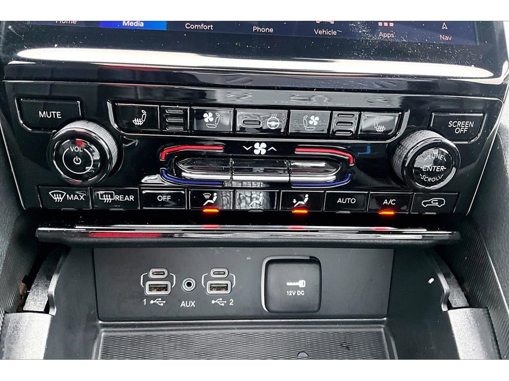 Used 2025 Jeep Grand Cherokee L Limited w/ Luxury Tech Group II image 28