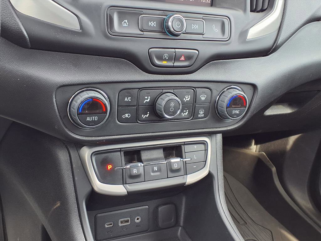 Used 2024 GMC Terrain SLE w/ Driver Convenience Package image 10