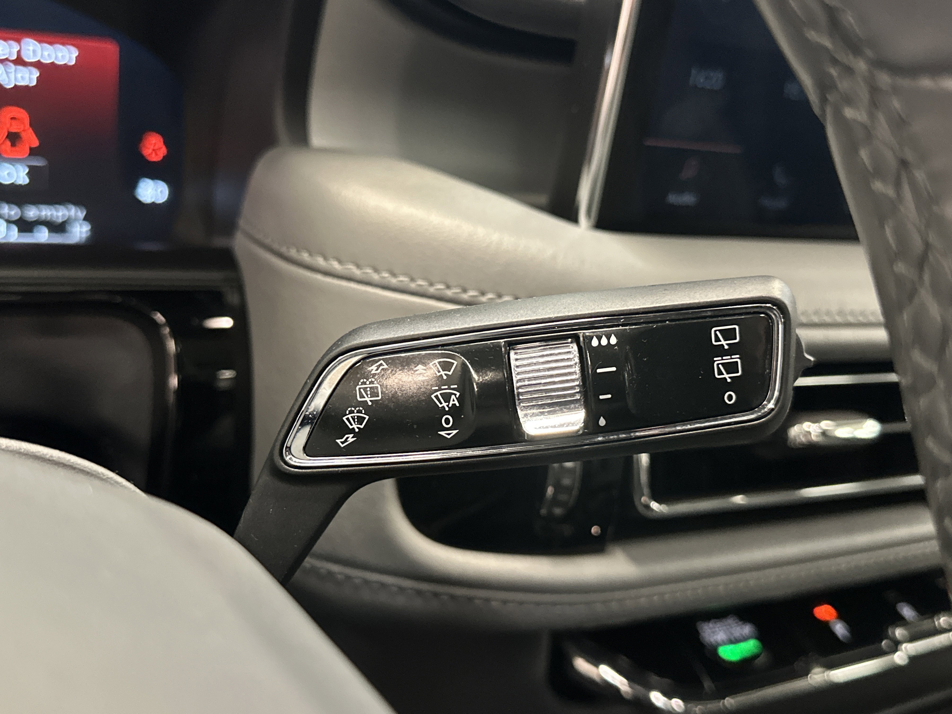 Used 2022 Lincoln Nautilus Reserve w/ Luxury Package image 37