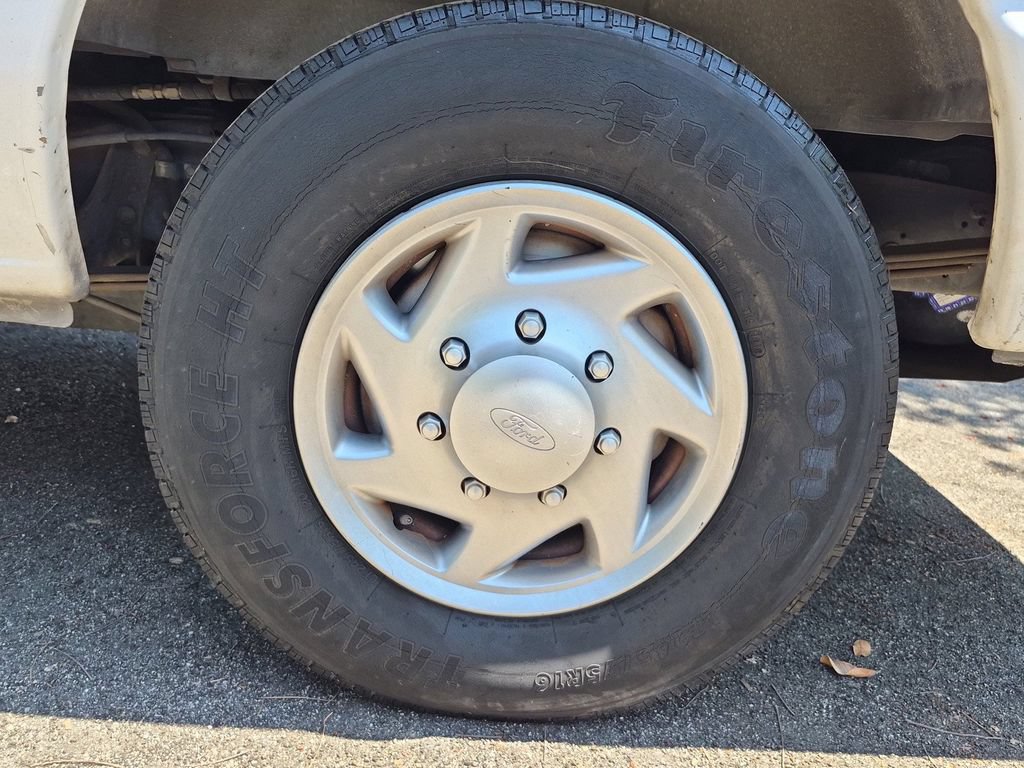 Used 2010 Ford E-250 and Econoline 250 RWD image 15