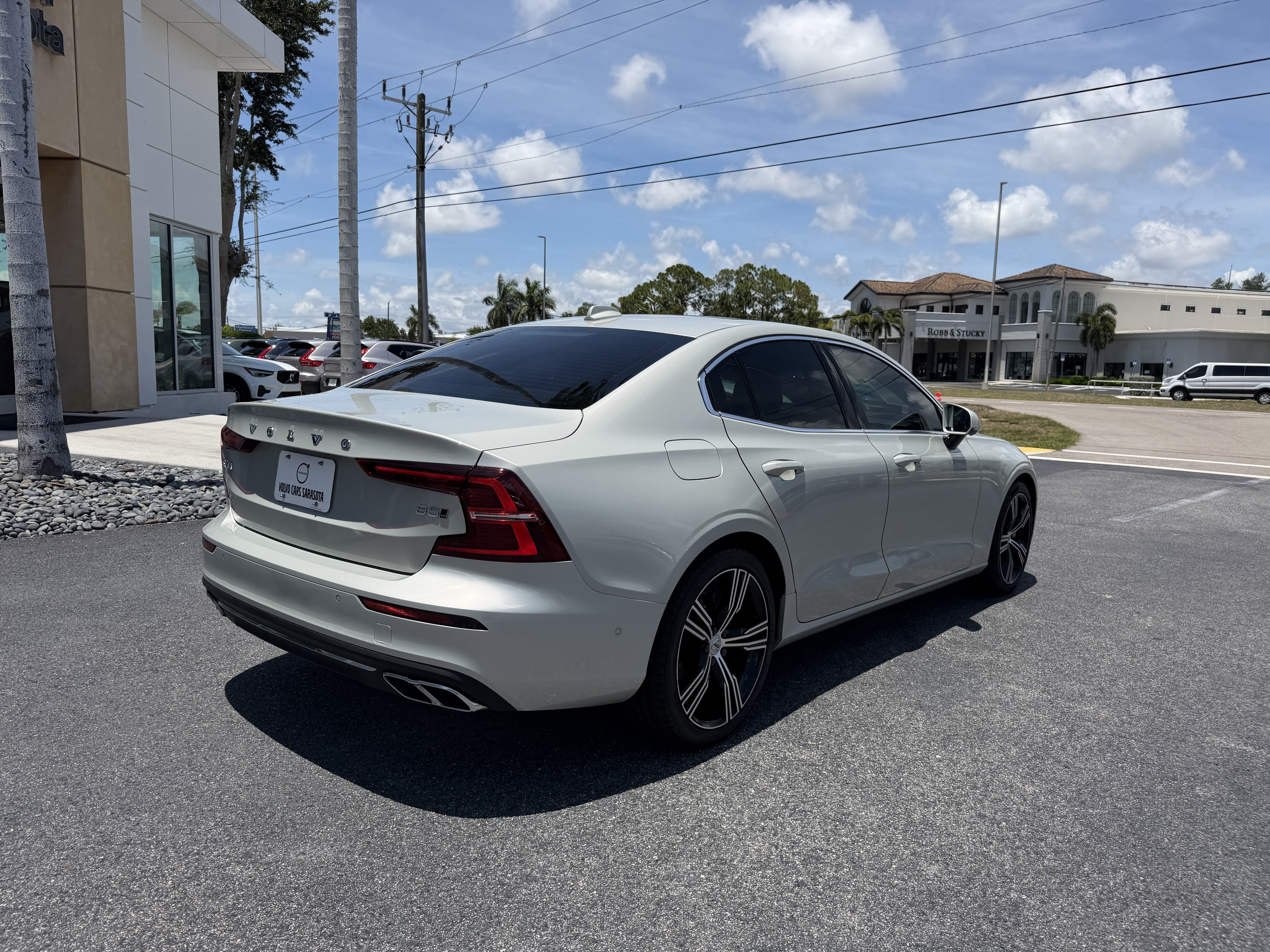 Used 2022 Volvo S60 B5 Inscription w/ Advanced Package AWD/4WD image 2