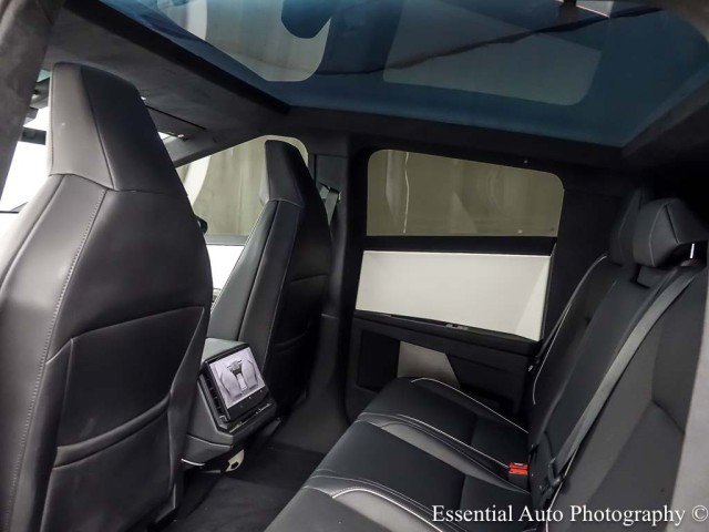 Used 2024 Tesla Cybertruck AWD Crew Cab image 15