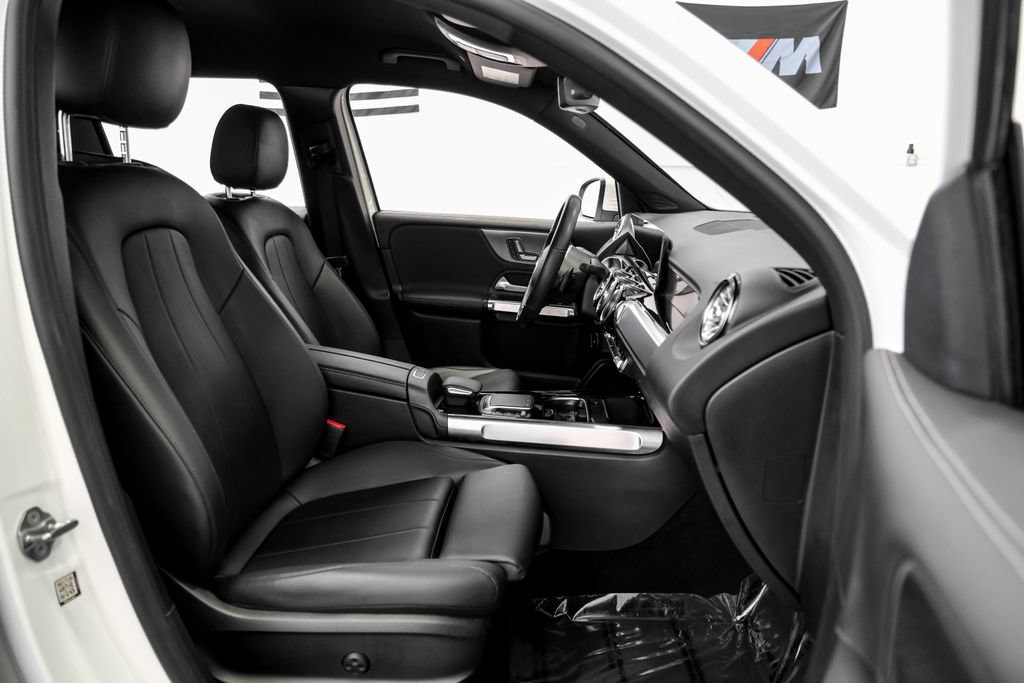 Used 2021 Mercedes-Benz GLB 250 w/ Premium Package image 37
