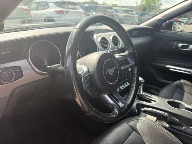 Used 2019 Ford Mustang Premium RWD image 10