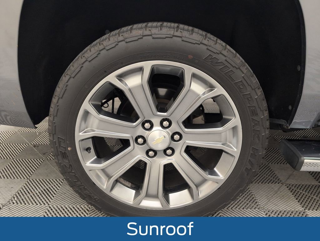 Used 2019 Chevrolet Suburban LT w/ LT Signature Package RWD image 21