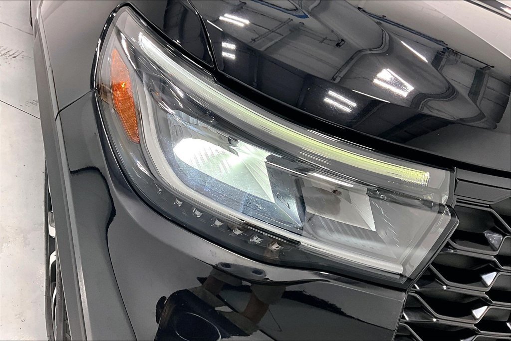 Used 2025 Ford Explorer ST-Line w/ Premium Package RWD image 34