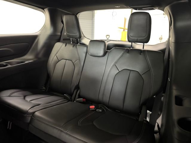 New 2026 Chrysler Pacifica Select image 18