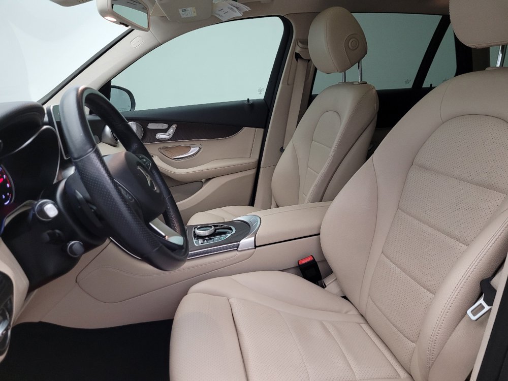 Used 2019 Mercedes-Benz GLC 300 4MATIC image 17
