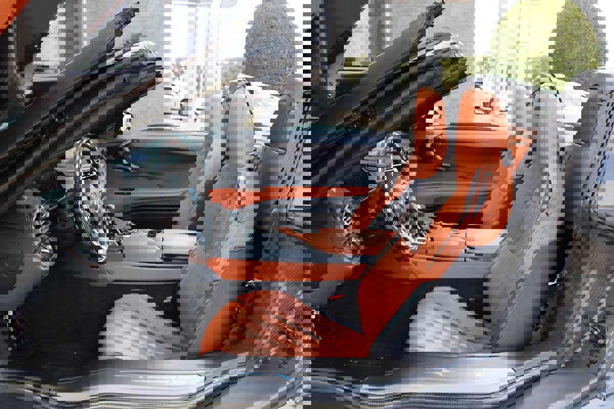 Used 2019 BMW i8 Roadster image 37