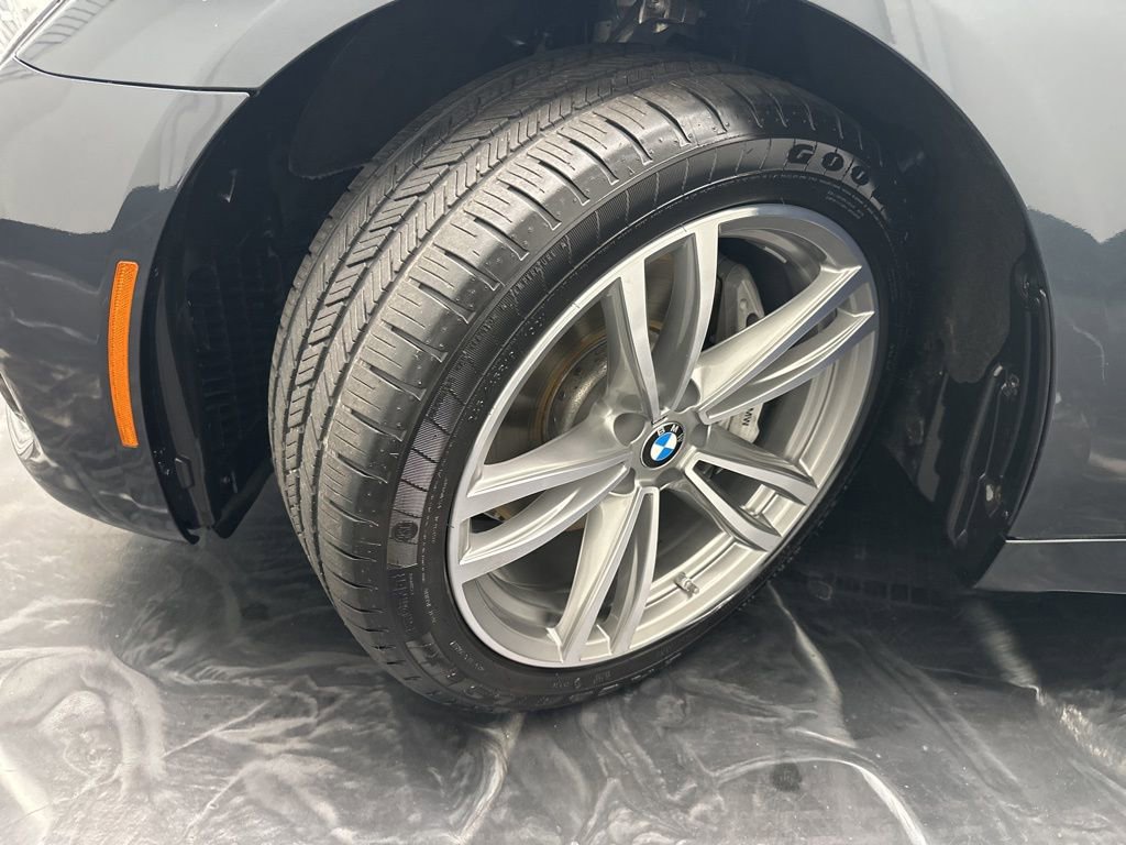 Used 2019 BMW 740i xDrive w/ M Sport Package image 31