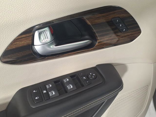 Used 2023 Chrysler Pacifica Limited image 15