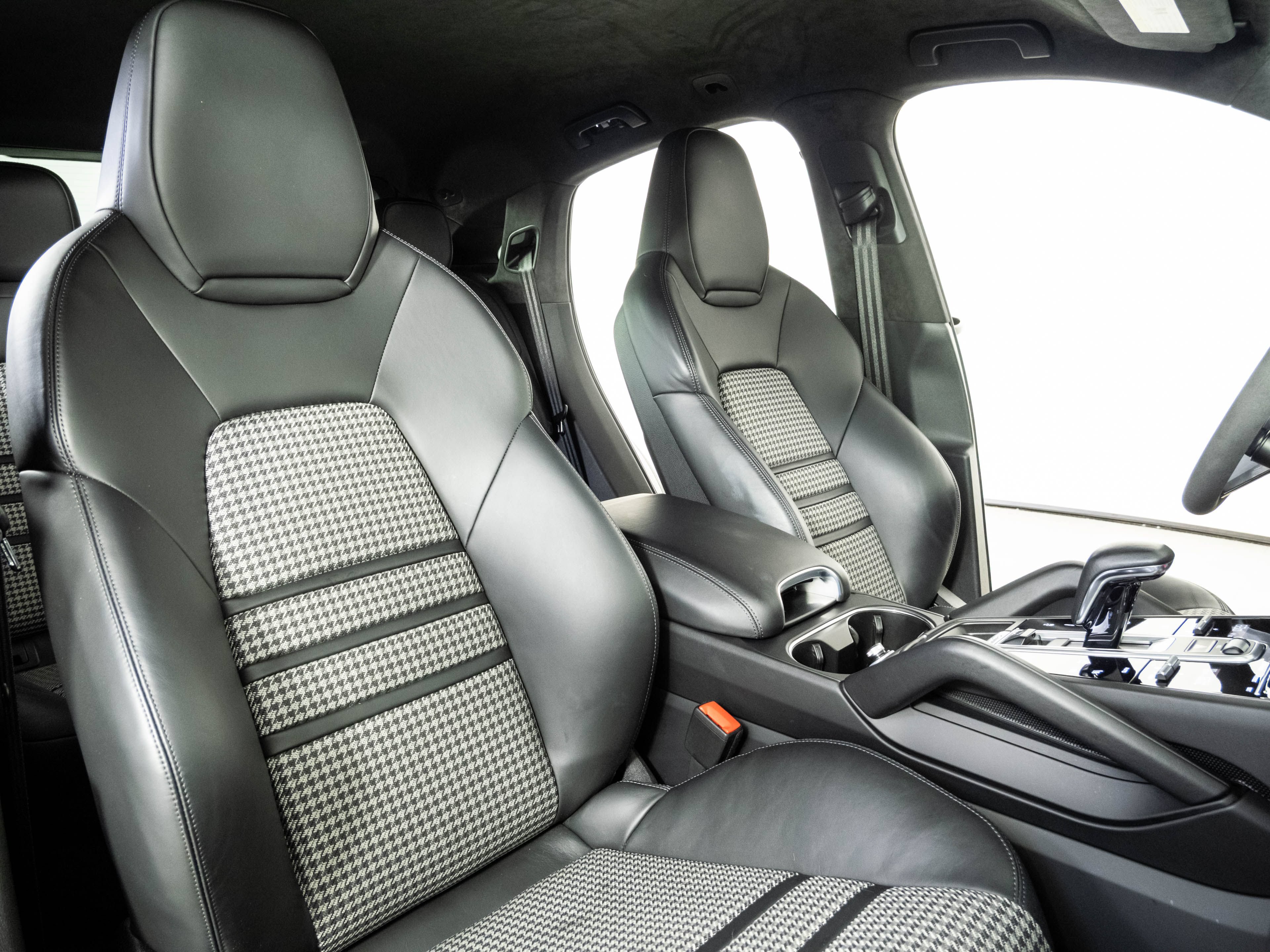 Used 2023 Porsche Cayenne GTS AWD/4WD image 21