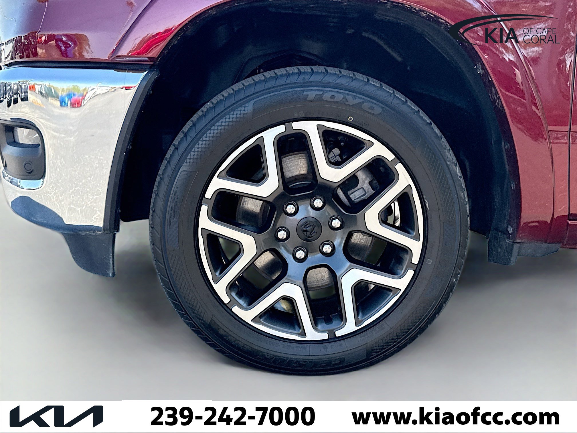 Used 2025 RAM 1500 Laramie image 39