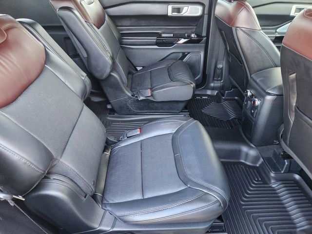 Used 2023 Ford Explorer Platinum w/ Technology Package image 32