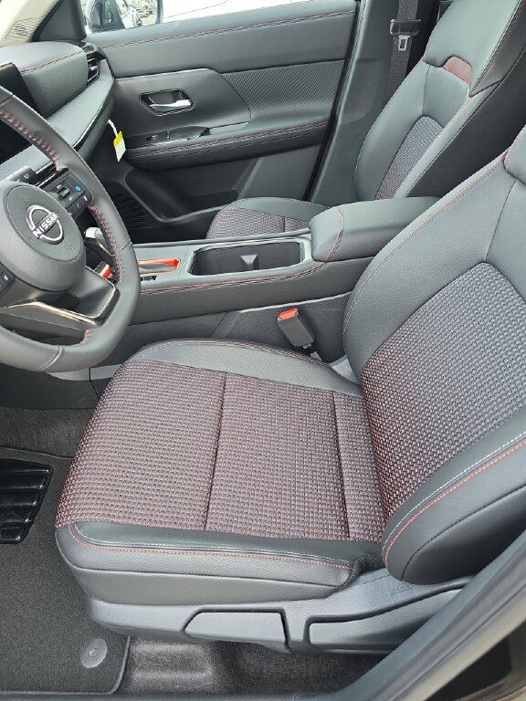 New 2026 Nissan Kicks SR FWD image 5