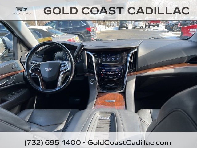 Used 2019 Cadillac Escalade ESV Luxury image 11
