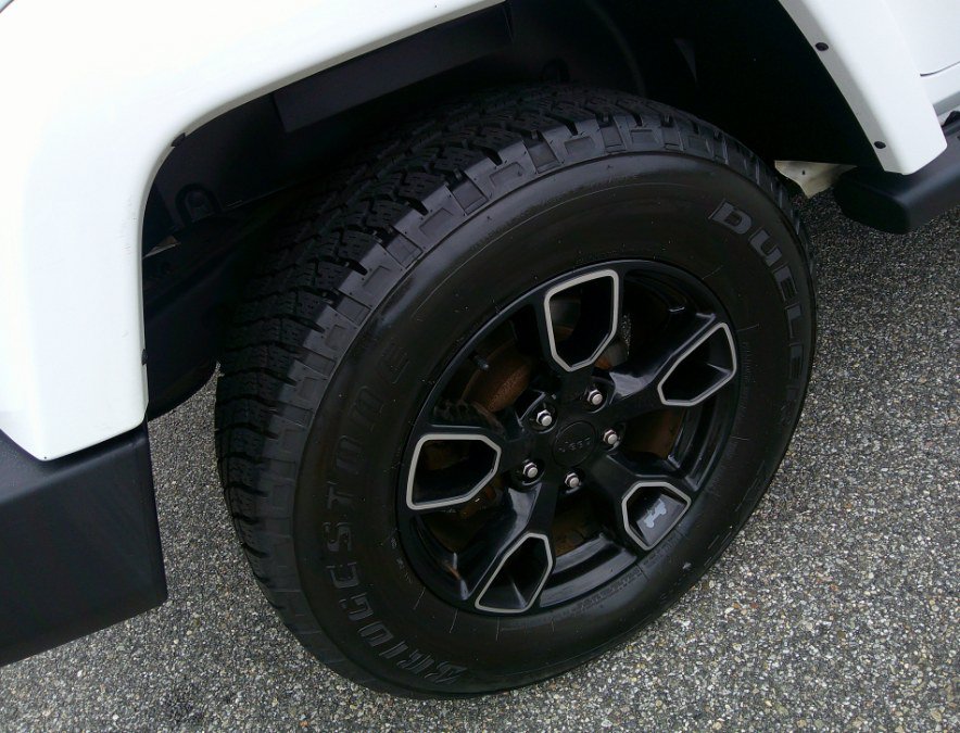 Used 2018 Jeep Wrangler Unlimited Sahara AWD/4WD image 99