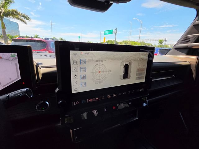 Used 2025 GMC Hummer EV 2X AWD/4WD image 29