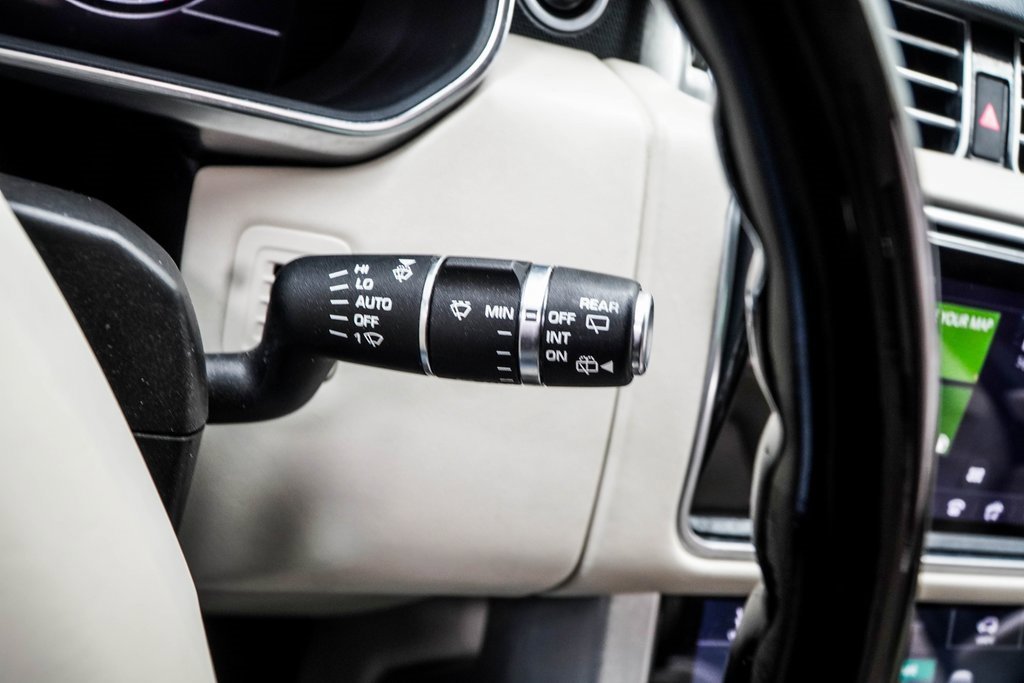 Used 2019 Land Rover Range Rover HSE image 38