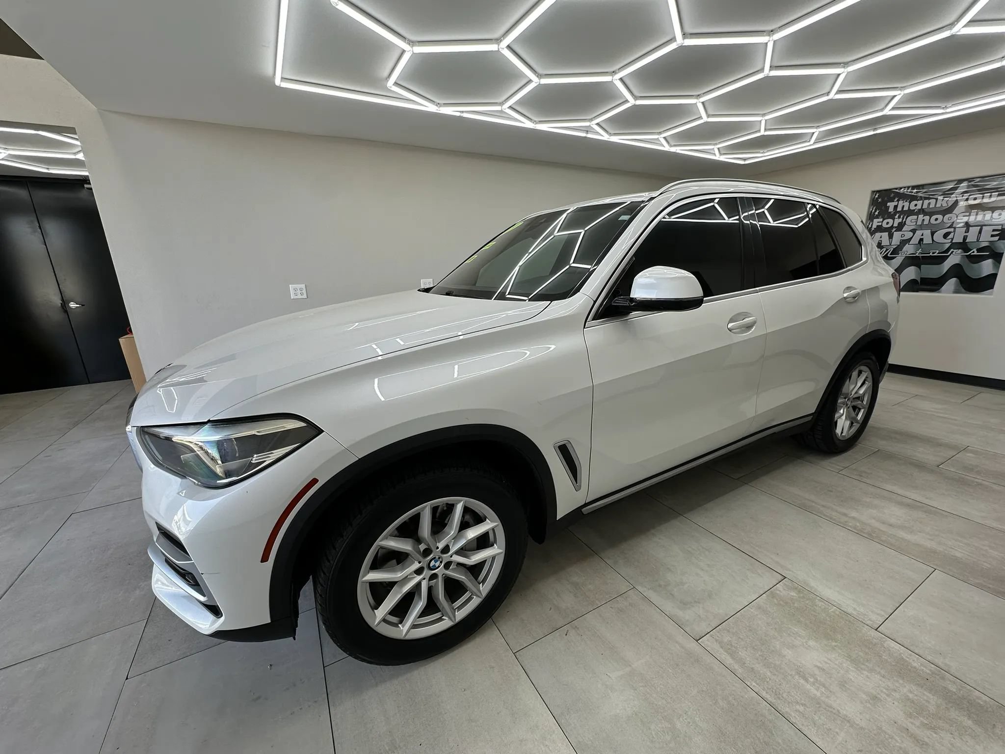 Used 2019 BMW X5 xDrive40i w/ Convenience Package AWD/4WD image 2