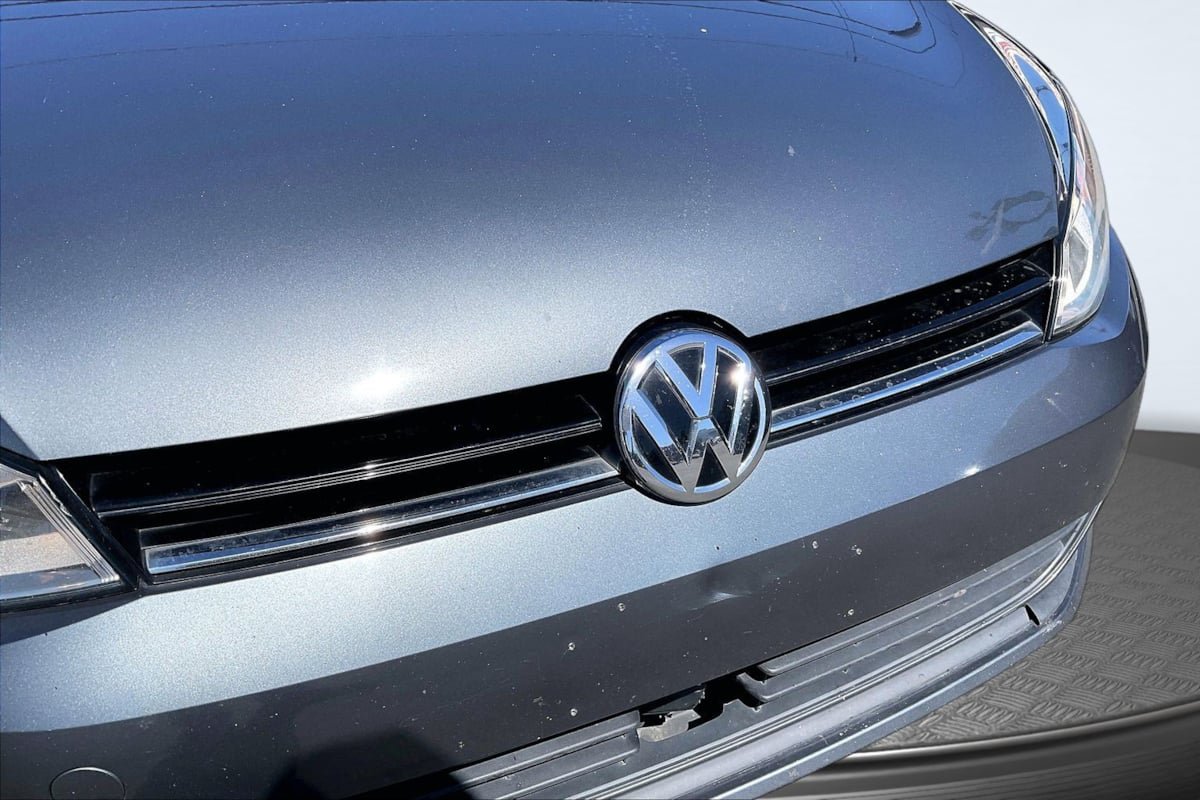 Used 2017 Volkswagen Golf SE FWD image 28