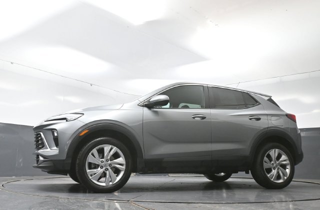 Used 2025 Buick Encore GX Preferred AWD/4WD image 53