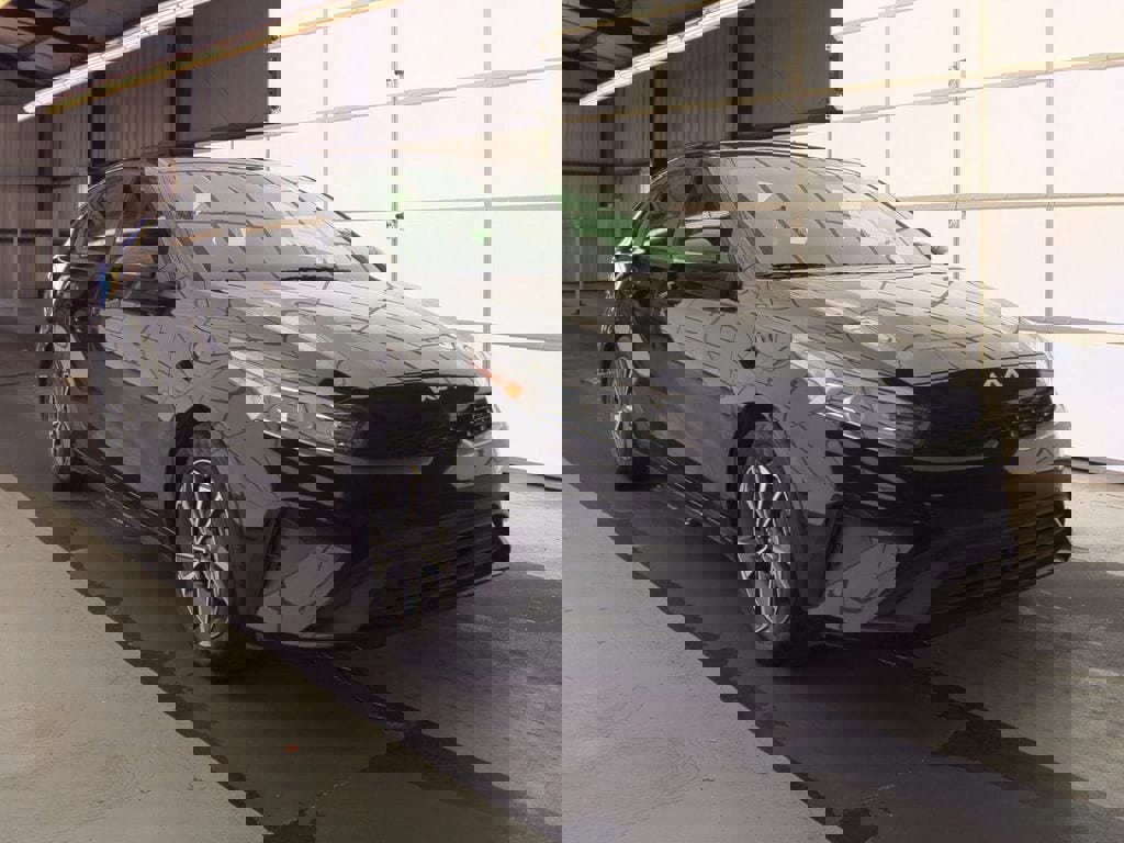 Used 2024 Kia Forte LXS w/ LXS Technology Package video 1