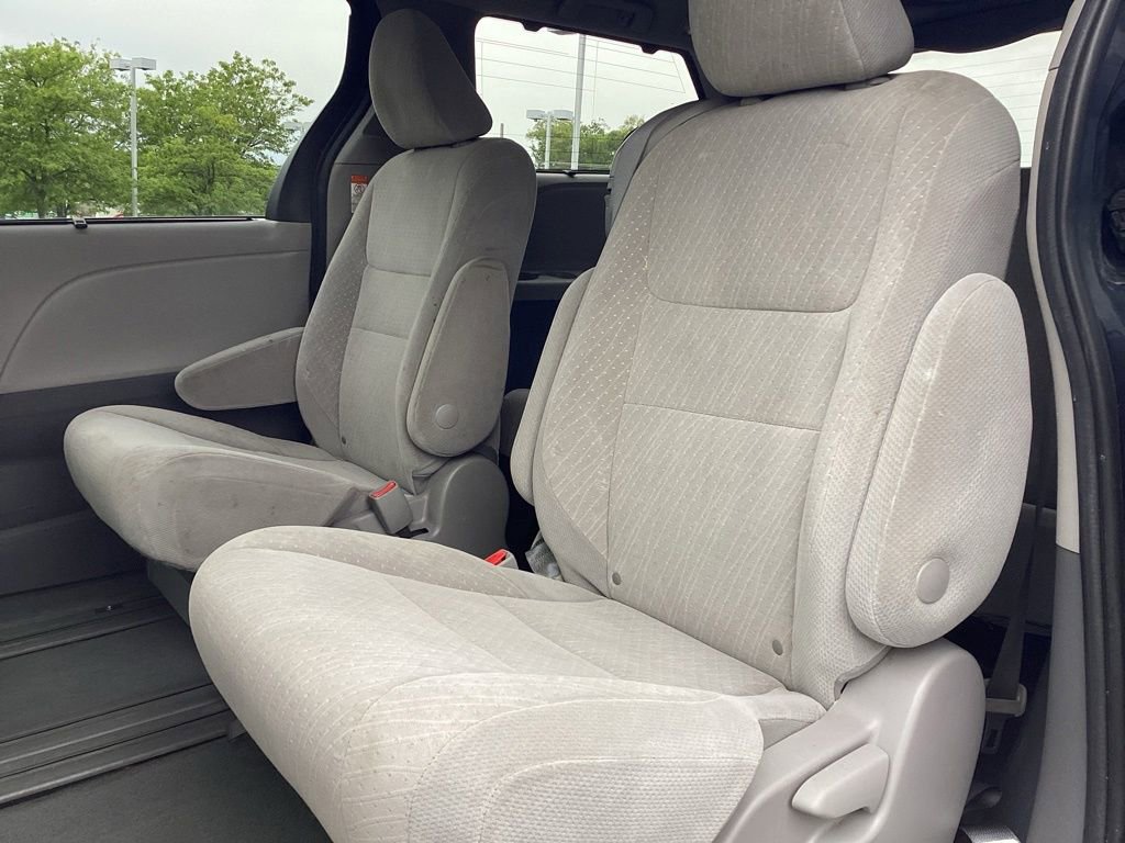 Used 2020 Toyota Sienna LE FWD image 12