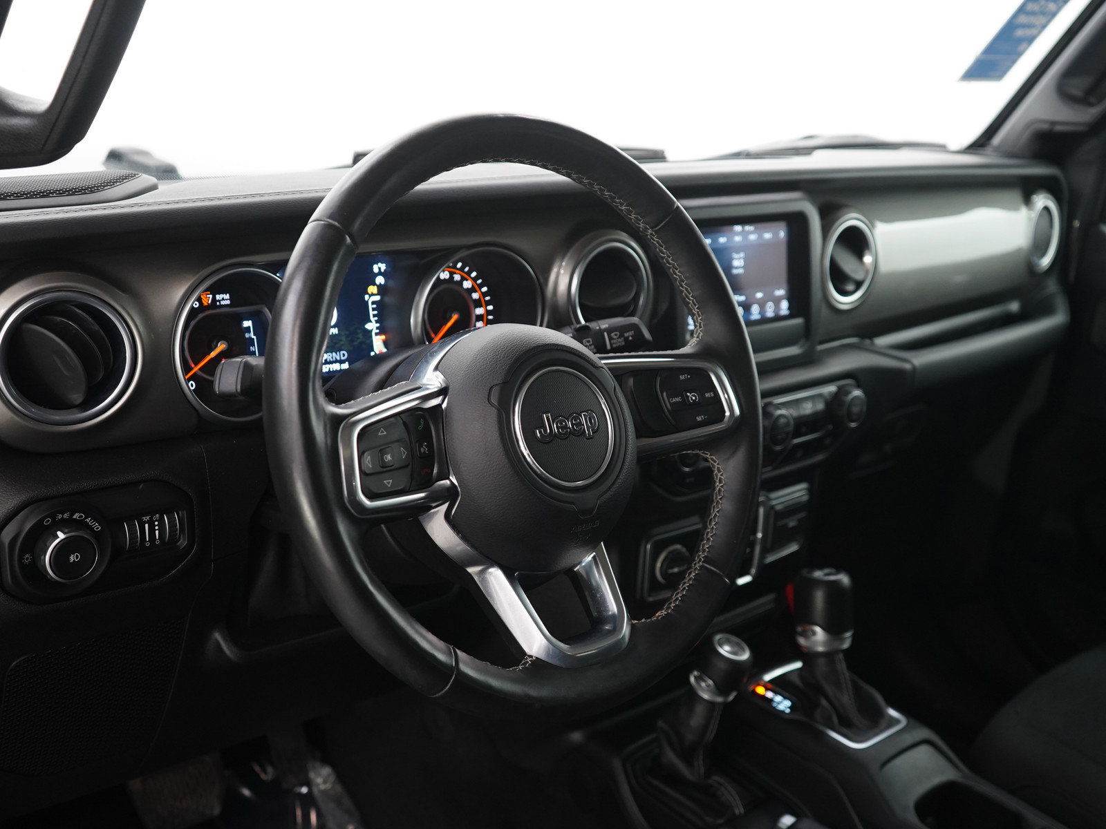 Used 2018 Jeep Wrangler Unlimited Sahara w/ Cold Weather Group image 19