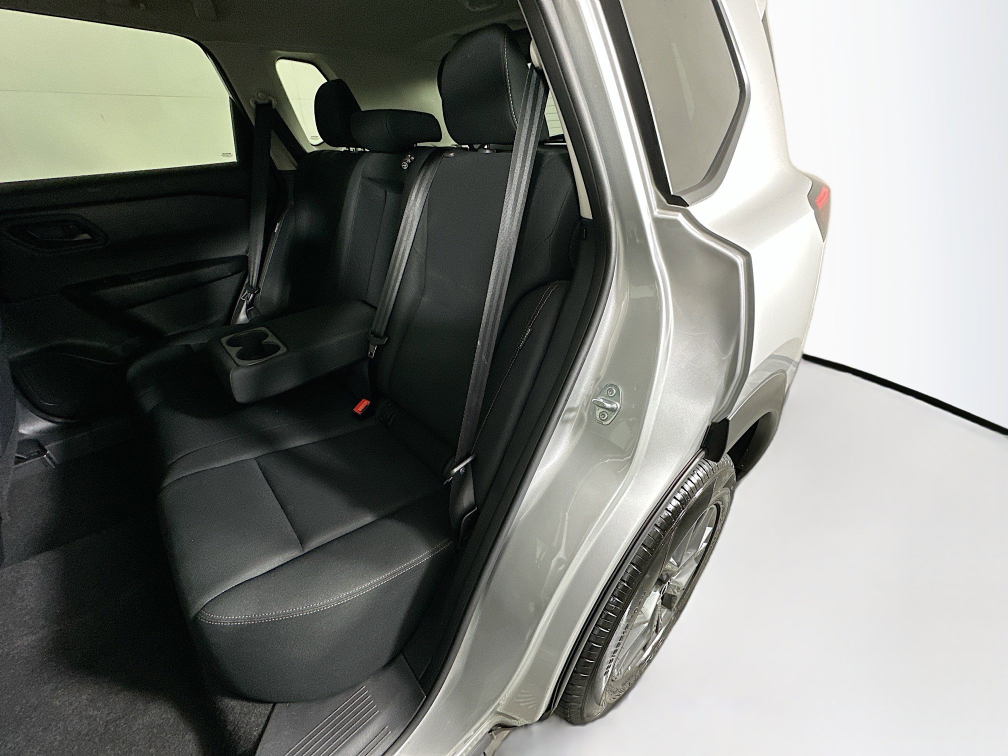 Used 2024 Nissan Rogue S image 26