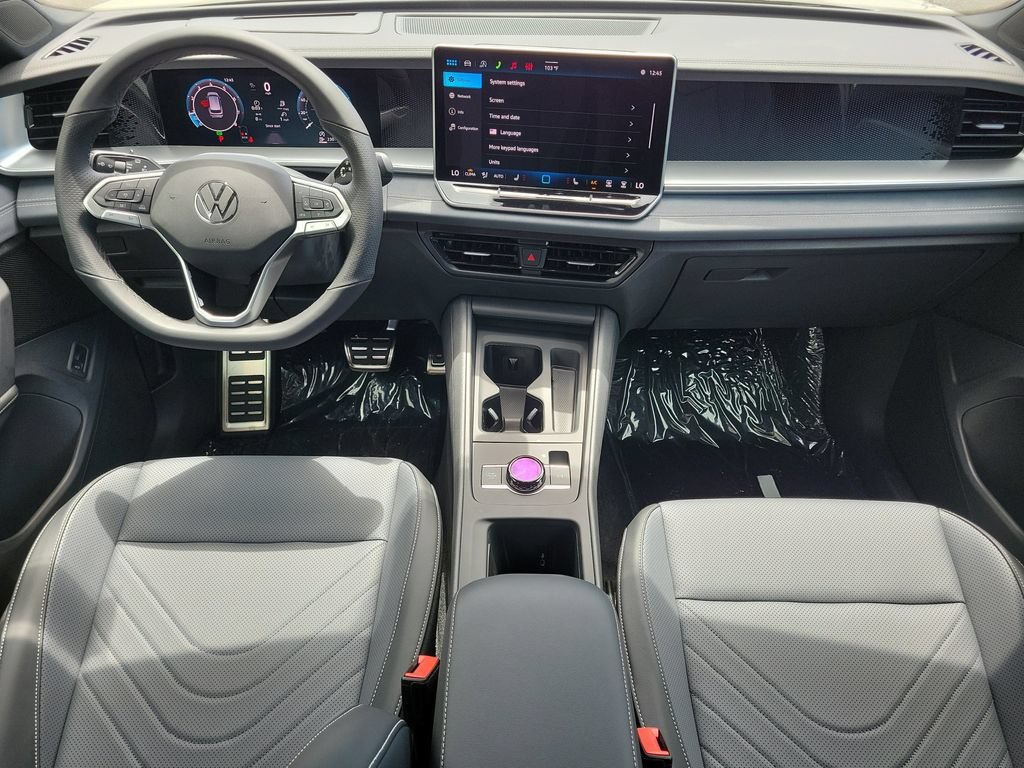 New 2026 Volkswagen Tiguan SE R-Line FWD image 10