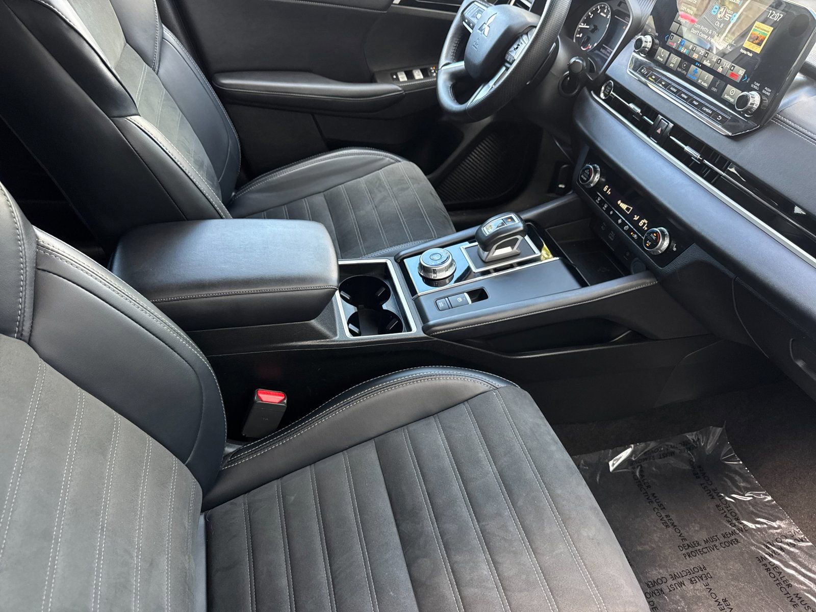 Used 2024 Mitsubishi Outlander SE FWD image 16