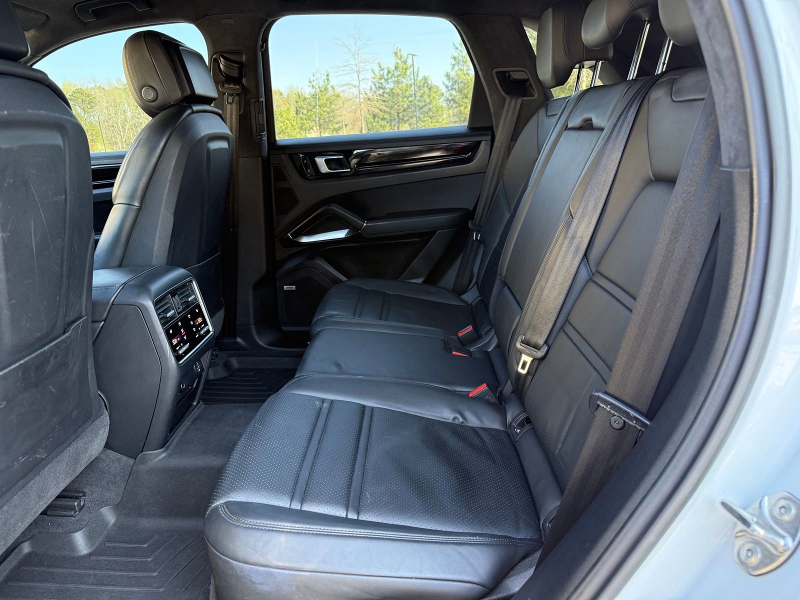 Used 2019 Porsche Cayenne Turbo image 39