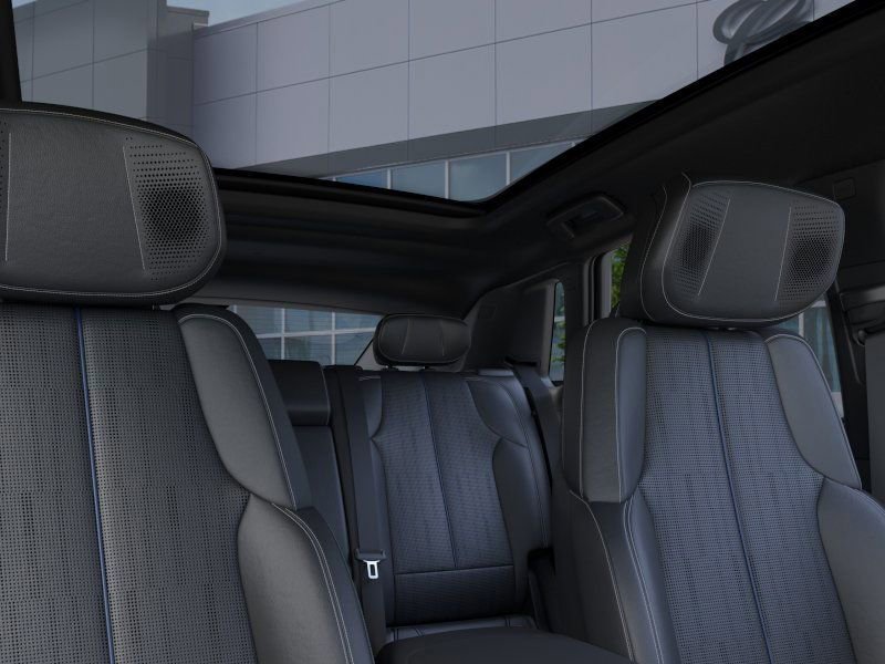 New 2026 Cadillac Lyriq V image 24