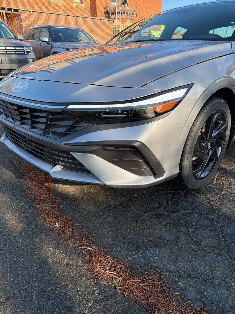 New 2026 Hyundai Elantra Sport FWD image 9