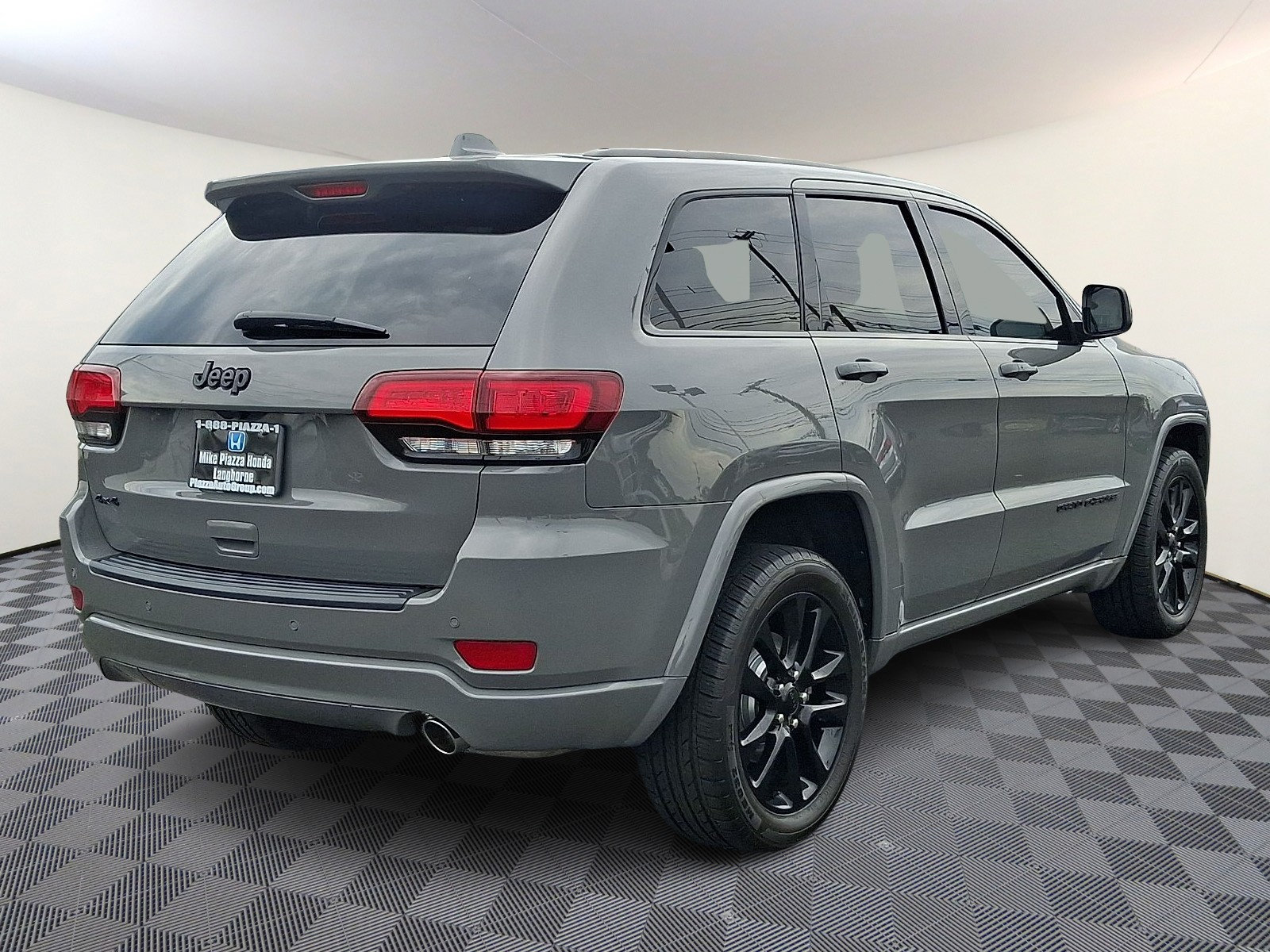 Used 2021 Jeep Grand Cherokee Laredo X AWD/4WD image 7