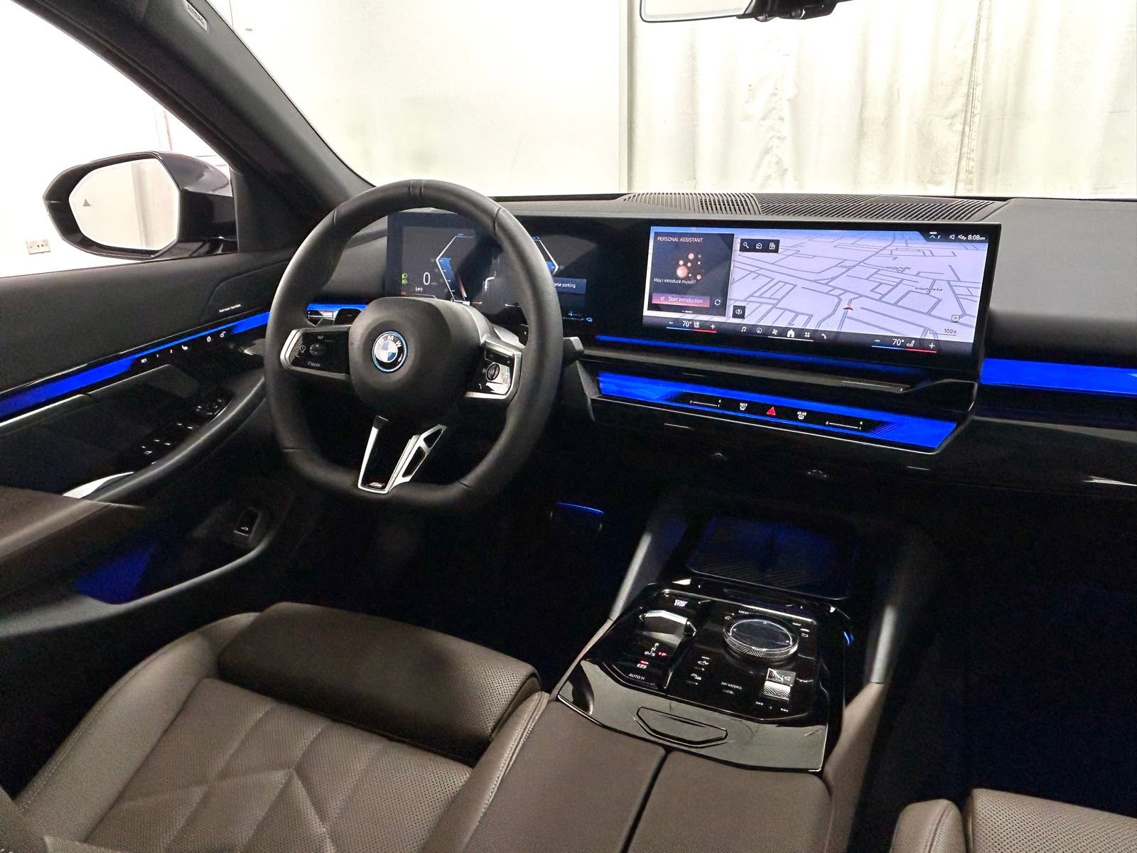 Used 2026 BMW 550e xDrive AWD/4WD image 10