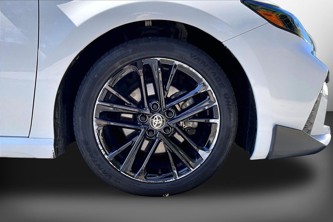 Used 2025 Toyota Camry SE FWD image 33