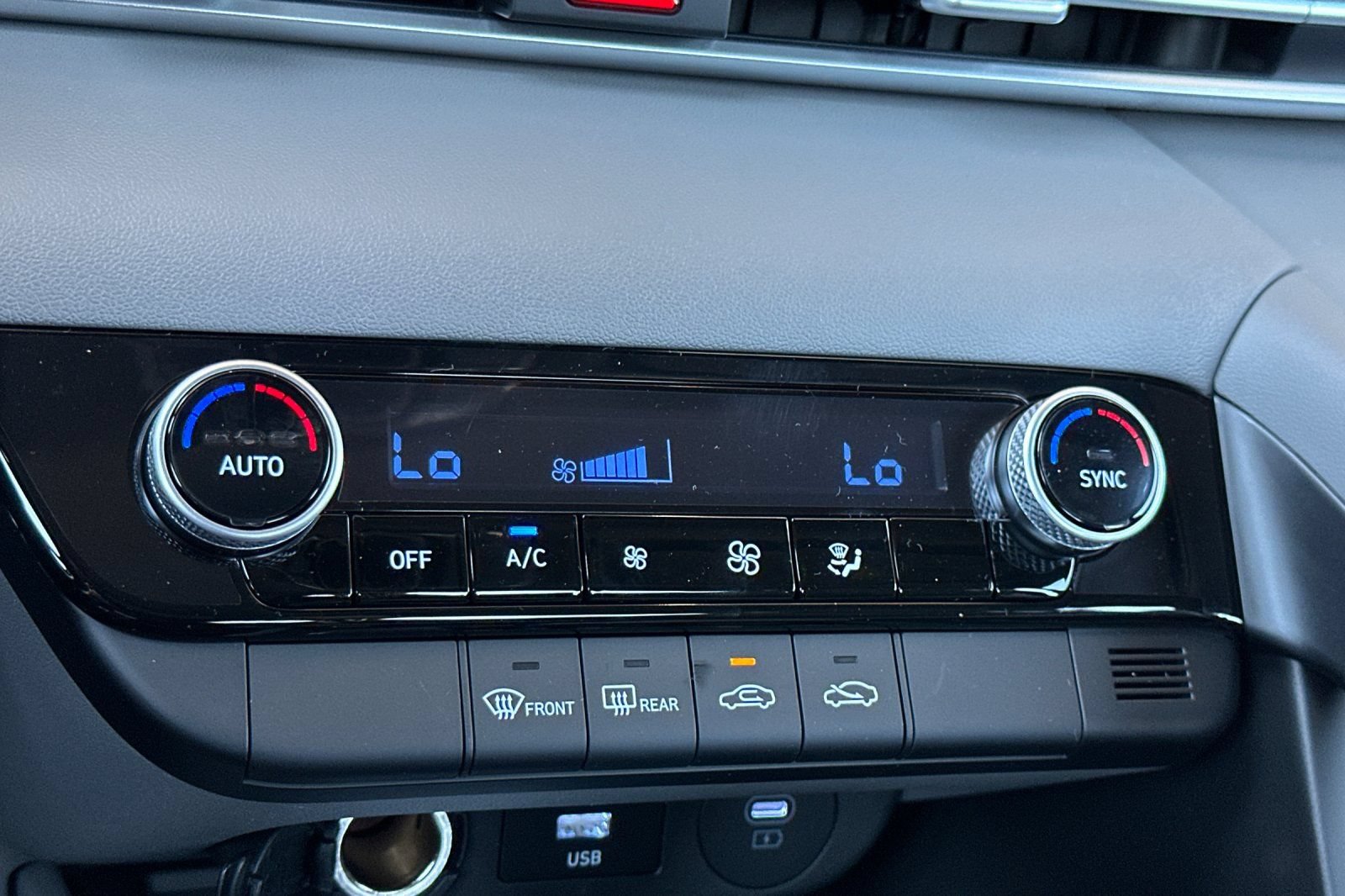 New 2026 Hyundai Elantra Sport FWD image 18