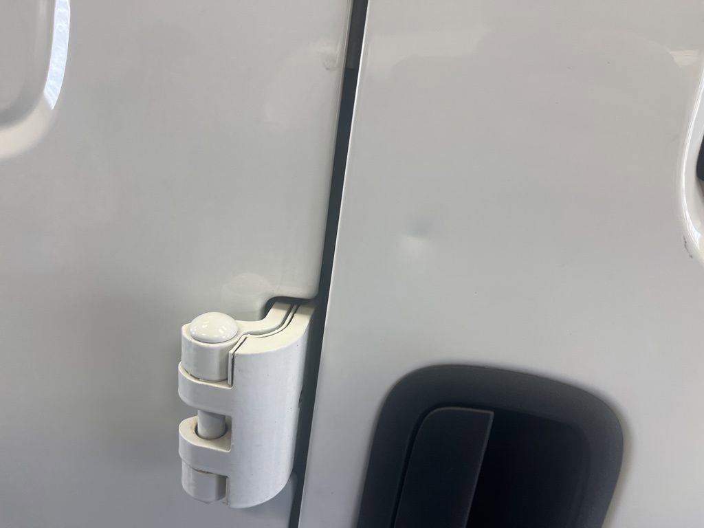 Used 2018 Chevrolet Express 2500 image 8