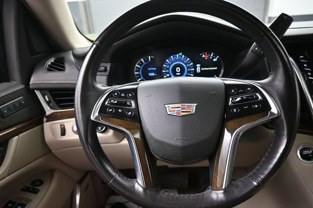 Used 2020 Cadillac Escalade Luxury AWD/4WD image 8